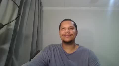 robinidessundercover34 online show from 7, 4, 2026