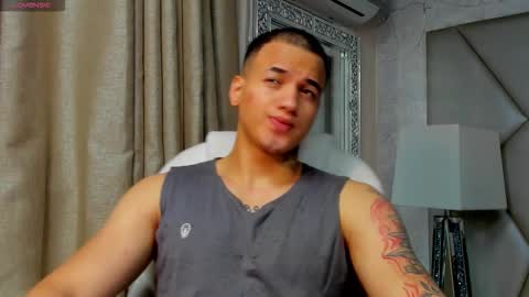 rocco_santos online show from 10, 9, 2025