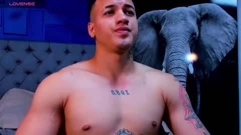 rocco_santos online show from 23, 9, 2025