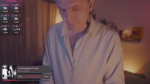 Snapshot of rocketbunnyxxx chatting on 15, 10, 2025 Rocket Bunny online show from 15, 10, 2025