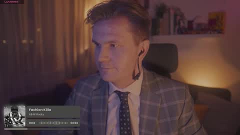 Snapshot of rocketbunnyxxx chatting on 16, 10, 2025 Rocket Bunny online show from 16, 10, 2025