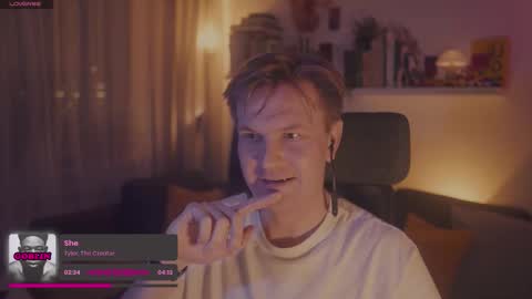 Snapshot of rocketbunnyxxx chatting on 17, 10, 2025 Rocket Bunny online show from 17, 10, 2025