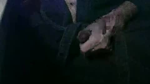 Snapshot of roger_peter chatting on 5, 1, 2025 roger_peter online show from 5, 1, 2025