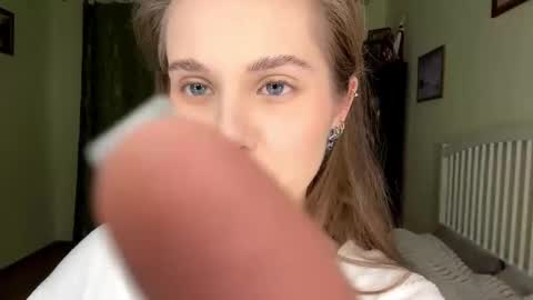 Mia online show from 14, 12, 2025