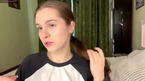 Mia online show from 8, 2, 2026