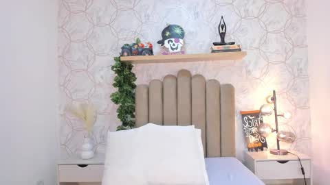   online show from 1, 11, 2025