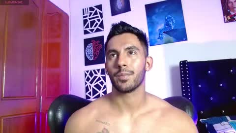 Snapshot of romanpearce_ chatting on 3, 3, 2026 Roman online show from 3, 3, 2026