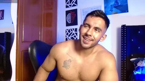 Snapshot of romanpearce_ chatting on 6, 3, 2026 Roman online show from 6, 3, 2026