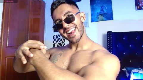 Snapshot of romanpearce_ chatting on 8, 3, 2026 Roman online show from 8, 3, 2026