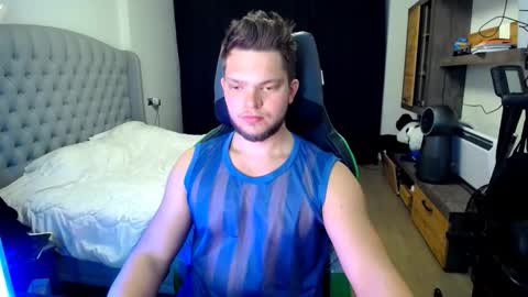 romantic_twunk online show from 20, 10, 2025