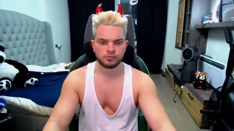 romantic_twunk online show from 5, 11, 2025