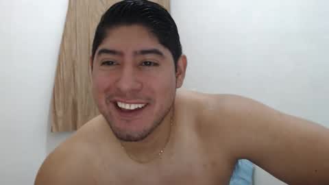 Snapshot of romeo_myroom chatting on 19, 10, 2025 Romeos Room online show from 19, 10, 2025