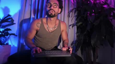 Snapshot of romeocolin_ chatting on 9, 9, 2025 R O M E O online show from 9, 9, 2025