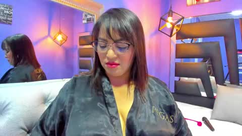 Romi  online show from 8, 10, 2025