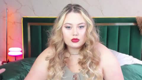 Snapshot of rosa1ia chatting on 19, 11, 2025 Chloe online show from 19, 11, 2025