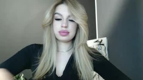 Snapshot of rosaline_ly chatting on 19, 3, 2026 Rosalina online show from 19, 3, 2026