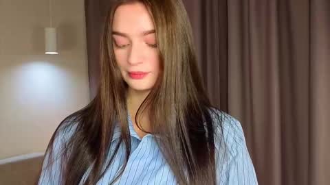 Snapshot of rosamunoz chatting on 20, 10, 2025 Hi im Monica its my 1st day here online show from 20, 10, 2025