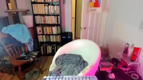 rose257044 online show from 16, 9, 2025