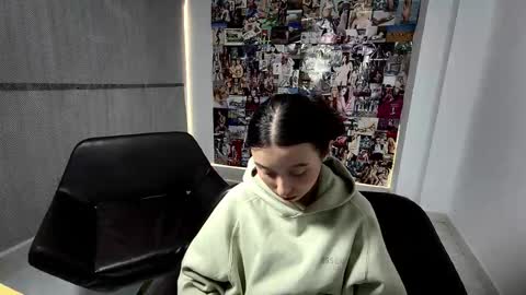 Snapshot of roseandviktor23 chatting on 1, 10, 2025 Rose Sins and Don Viktor online show from 1, 10, 2025