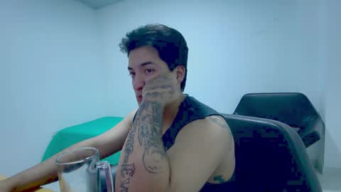 Snapshot of roseandviktor23 chatting on 21, 11, 2025 Rose Sins and Don Viktor online show from 21, 11, 2025