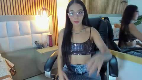 roseaurora online show from 26, 2, 2026