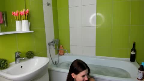 Snapshot of roseblanche2k chatting on 25, 1, 2025 Florin online show from 25, 1, 2025