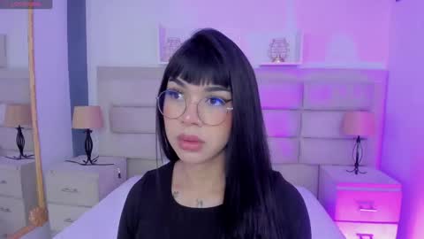 Snapshot of rosecassie chatting on 13, 2, 2025 Rose online show from 13, 2, 2025