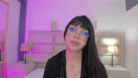 Snapshot of rosecassie chatting on 18, 2, 2025 Rose online show from 18, 2, 2025