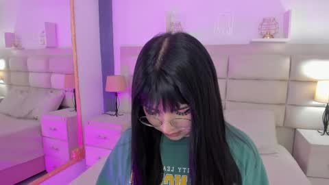 Snapshot of rosecassie chatting on 19, 2, 2025 Rose online show from 19, 2, 2025