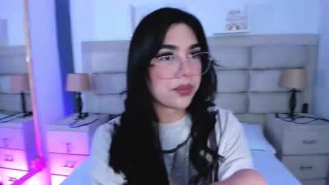 Snapshot of rosecassie chatting on 17, 9, 2025 Rose online show from 17, 9, 2025