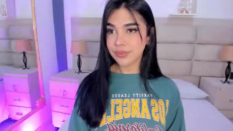 Snapshot of rosecassie chatting on 29, 9, 2025 Rose online show from 29, 9, 2025