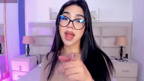 Snapshot of rosecassie chatting on 6, 10, 2025 Rose online show from 6, 10, 2025