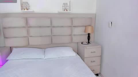 Snapshot of rosecassie chatting on 11, 10, 2025 Rose online show from 11, 10, 2025