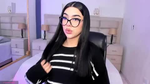 Snapshot of rosecassie chatting on 21, 10, 2025 Rose online show from 21, 10, 2025