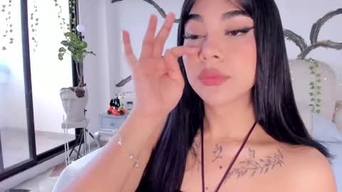 Snapshot of rosecassie chatting on 25, 10, 2025 Rose online show from 25, 10, 2025