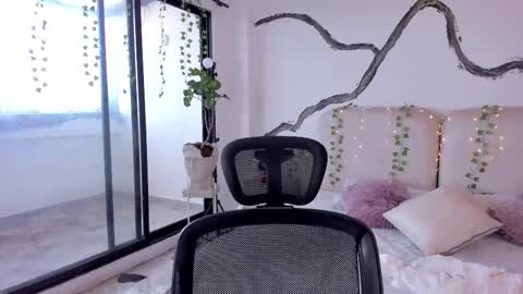 Snapshot of rosecassie chatting on 31, 10, 2025 Rose online show from 31, 10, 2025