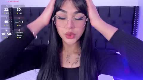 Snapshot of rosecassie chatting on 10, 11, 2025 Rose online show from 10, 11, 2025