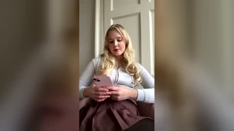 Snapshot of rosehayes chatting on 18, 12, 2025 Rose Hayes online show from 18, 12, 2025