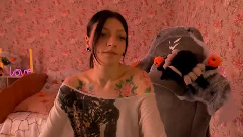 Snapshot of roselolly chatting on 29, 10, 2025 Lola online show from 29, 10, 2025