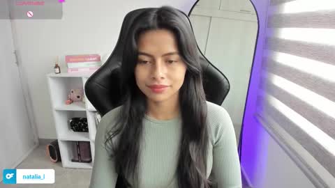 Snapshot of roseparis chatting on 17, 11, 2025 Nat online show from 17, 11, 2025