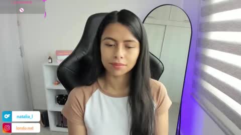 Snapshot of roseparis chatting on 22, 11, 2025 Nat online show from 22, 11, 2025