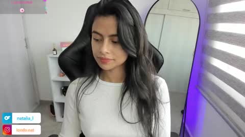 Snapshot of roseparis chatting on 28, 11, 2025 Nat online show from 28, 11, 2025