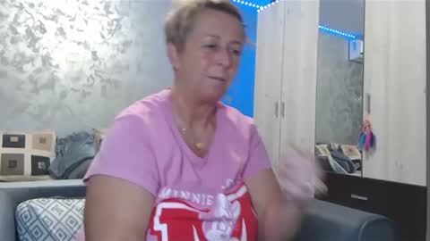 Lovepinklilly online show from 21, 12, 2024