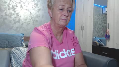 Lovepinklilly online show from 29, 12, 2024