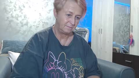 Lovepinklilly online show from 3, 1, 2025