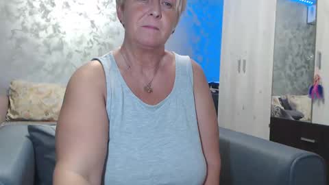 Lovepinklilly online show from 15, 1, 2025