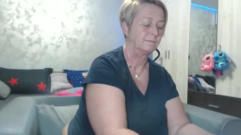 Lovepinklilly online show from 15, 3, 2026