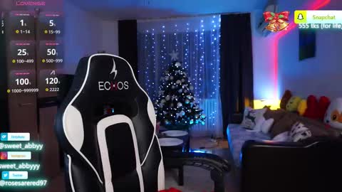 Snapshot of rosesarered97 chatting on 21, 12, 2025 Abbygail online show from 21, 12, 2025