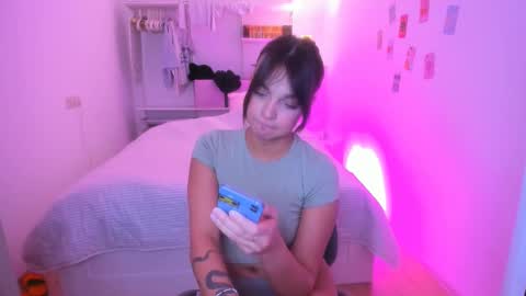 Roshelle online show from 11, 2, 2025