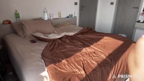 Roshelle online show from 6, 3, 2026